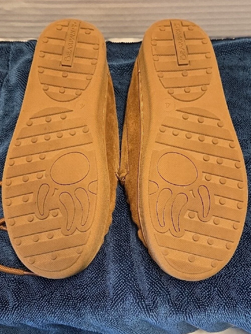 BearPaw Kids Moccasin Slippers in Chestnut Brown with Fleece Lining. Size 4
